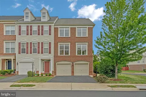 43238 Highgrove Ter, Broadlands, VA 20148