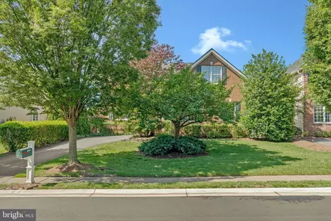 Exterior - 43485 Foxgrove Ct, Ashburn, VA 20147 photo 12 of 16