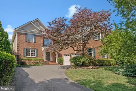 Exterior - 43485 Foxgrove Ct, Ashburn, VA 20147 photo 13 of 16