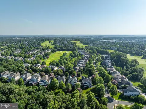 View/Area - 43485 Foxgrove Ct, Ashburn, VA 20147 photo 3 of 6