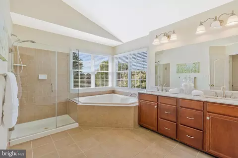 Bath - 43485 Foxgrove Ct, Ashburn, VA 20147 photo 1 of 4