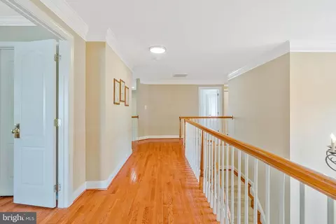 Entry Way - 43485 Foxgrove Ct, Ashburn, VA 20147 photo 7 of 8