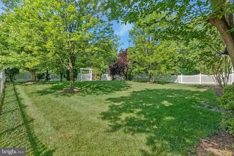 Exterior - 43485 Foxgrove Ct, Ashburn, VA 20147 photo 9 of 16