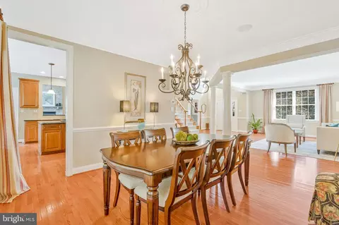 Dining - 43485 Foxgrove Ct, Ashburn, VA 20147 photo 2 of 4