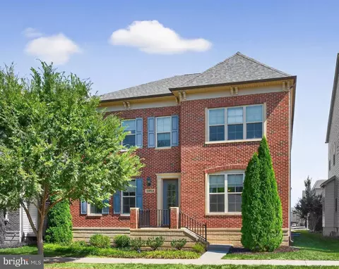 20624 Holyoke Dr, Ashburn, VA 20147