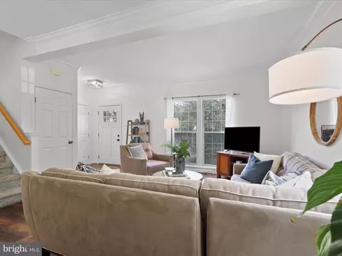 25449 Morse Dr, Chantilly, VA 20152 photo 4