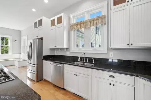 Kitchen - 34844 Apple Pride Ct, Round Hill, VA 20141 photo 2 of 2