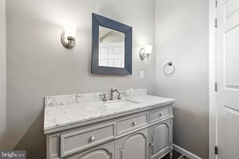 Bath - 34844 Apple Pride Ct, Round Hill, VA 20141 photo 4 of 5