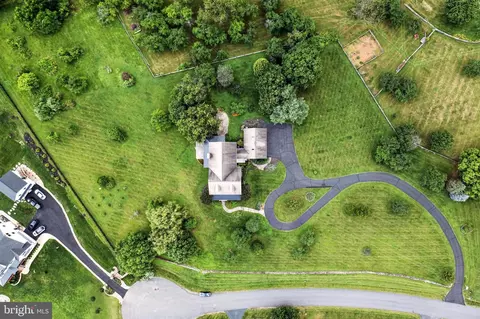View/Area - 34844 Apple Pride Ct, Round Hill, VA 20141 photo 2 of 2