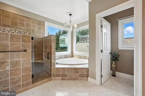 Bath - 34844 Apple Pride Ct, Round Hill, VA 20141 photo 2 of 5