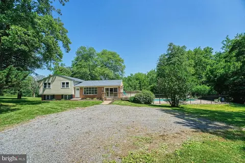 38308 Long Ln, Lovettsville, VA 20180