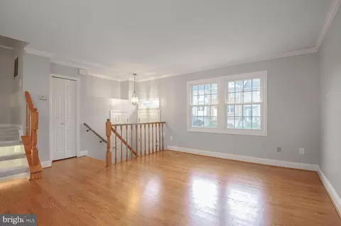 Living - 21806 Leatherleaf Cir, Sterling, VA 20164 photo 2 of 3