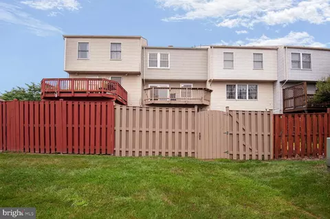 Exterior - 21806 Leatherleaf Cir, Sterling, VA 20164 photo 3 of 3