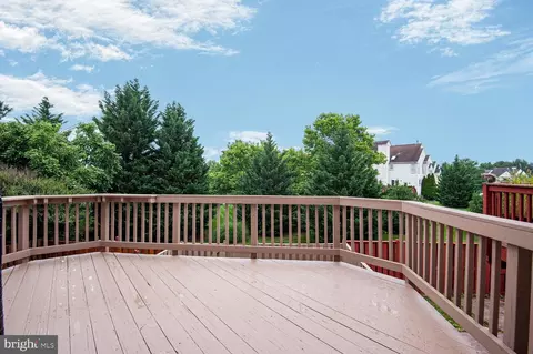 Exterior - 21806 Leatherleaf Cir, Sterling, VA 20164 photo 2 of 3