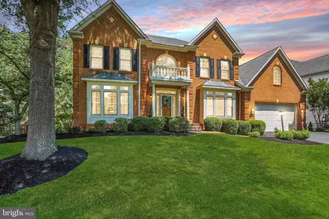 18301 Mid Ocean Pl, Leesburg, VA 20176
