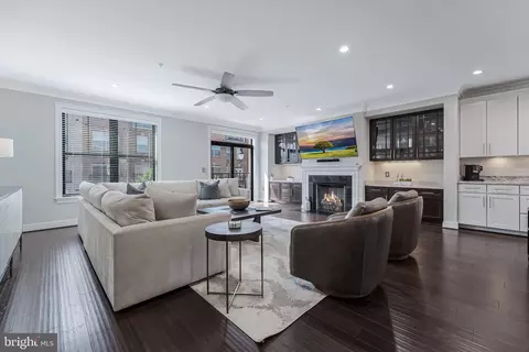 43561 Michigan Sq, Leesburg, VA 20176