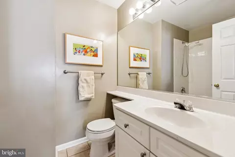 Bath - 45050 Brae Ter #101, Ashburn, VA 20147 photo 1 of 3