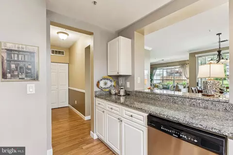 Kitchen - 45050 Brae Ter #101, Ashburn, VA 20147 photo 2 of 2
