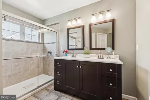Bath - 45050 Brae Ter #101, Ashburn, VA 20147 photo 3 of 3