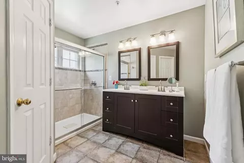 Bath - 45050 Brae Ter #101, Ashburn, VA 20147 photo 2 of 3