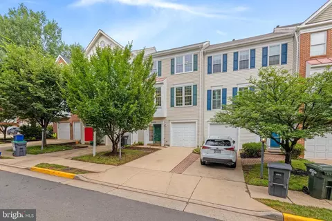 20552 Banbury Sq, Sterling, VA 20165
