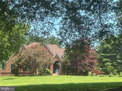 39711 Covey Ct, Hamilton, VA 20158