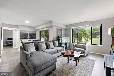 125 C Clubhouse Dr SW #7, Leesburg, VA 20175