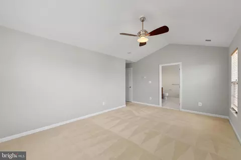 19608 Edgemont Sq, Ashburn, VA 20147 photo 16