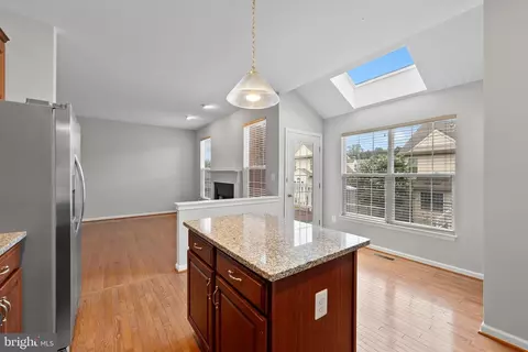 19608 Edgemont Sq, Ashburn, VA 20147 photo 13