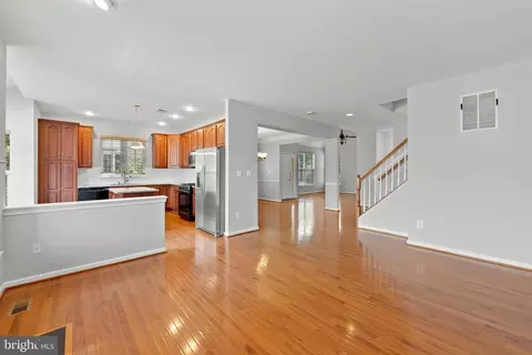 19608 Edgemont Sq, Ashburn, VA 20147 photo 10