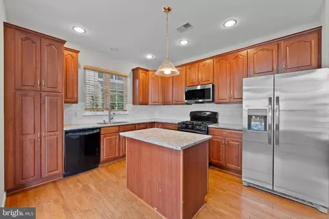 19608 Edgemont Sq, Ashburn, VA 20147 photo 12