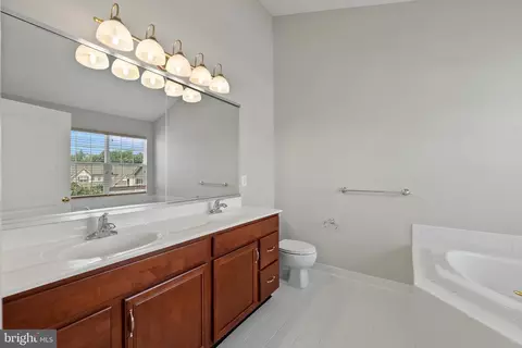 19608 Edgemont Sq, Ashburn, VA 20147 photo 18