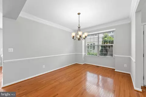 19608 Edgemont Sq, Ashburn, VA 20147 photo 8