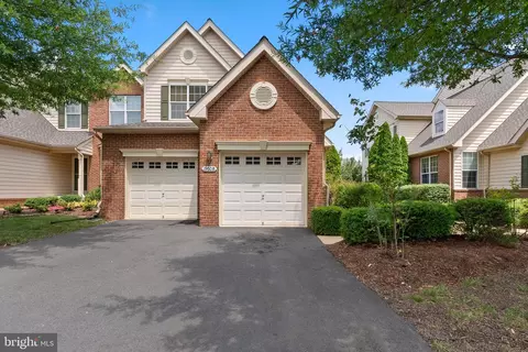 19608 Edgemont Sq, Ashburn, VA 20147