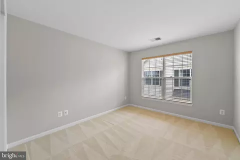 19608 Edgemont Sq, Ashburn, VA 20147 photo 24
