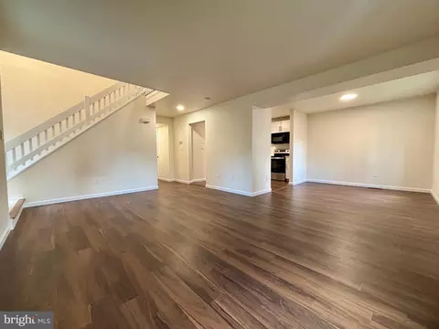 208 Keyes Ct, Sterling, VA 20164 photo 6