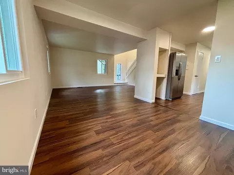 208 Keyes Ct, Sterling, VA 20164 photo 7