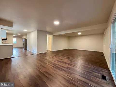 208 Keyes Ct, Sterling, VA 20164 photo 13