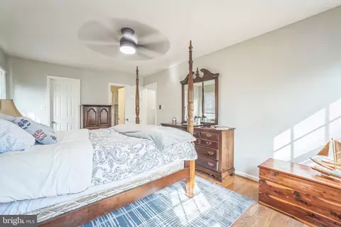 Bedroom - 4 Bentley Dr, Sterling, VA 20165 photo 3 of 4