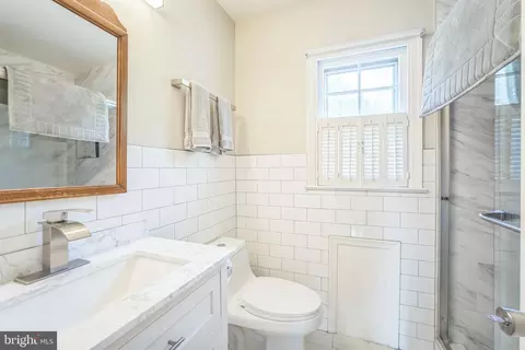 Bath - 4 Bentley Dr, Sterling, VA 20165 photo 1 of 1