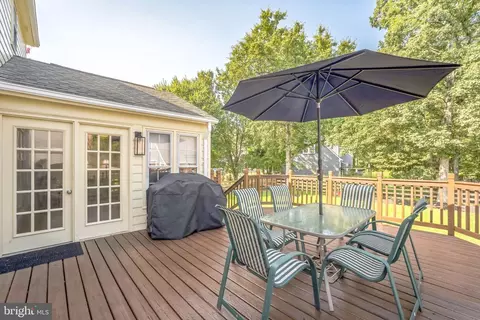 Exterior - 4 Bentley Dr, Sterling, VA 20165 photo 6 of 6