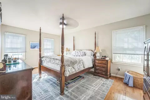 Bedroom - 4 Bentley Dr, Sterling, VA 20165 photo 4 of 4