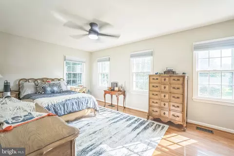 Bedroom - 4 Bentley Dr, Sterling, VA 20165 photo 2 of 4
