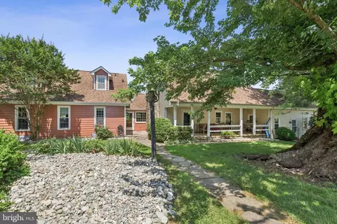 12969 Bruce Ct, Lovettsville, VA 20180