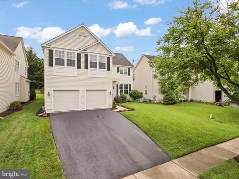 Exterior - 25530 Chilmark Dr, Chantilly, VA 20152 photo 9 of 11