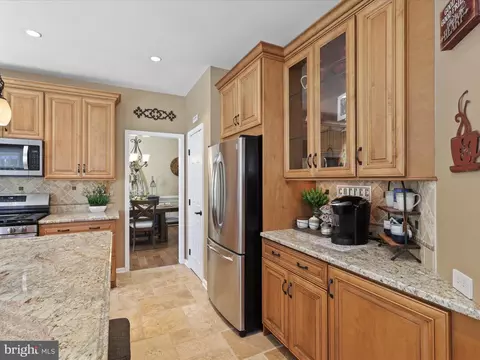 Kitchen - 25530 Chilmark Dr, Chantilly, VA 20152 photo 5 of 5