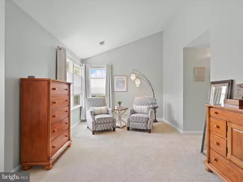 Bedroom - 25530 Chilmark Dr, Chantilly, VA 20152 photo 4 of 5