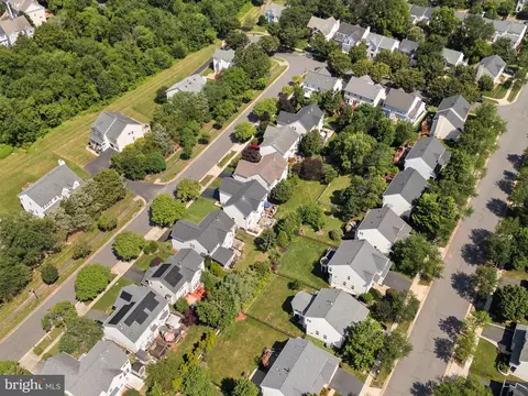 View/Area - 25530 Chilmark Dr, Chantilly, VA 20152 photo 4 of 10