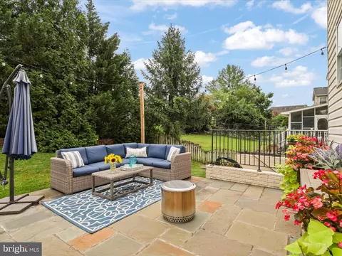 Exterior - 25530 Chilmark Dr, Chantilly, VA 20152 photo 6 of 11