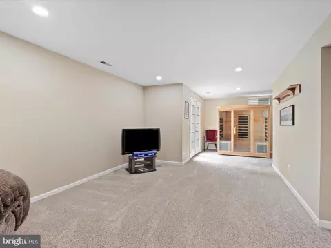 Living - 25530 Chilmark Dr, Chantilly, VA 20152 photo 4 of 4